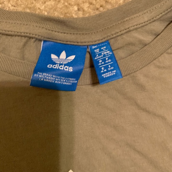 Adidas shirt - Picture 3 of 3